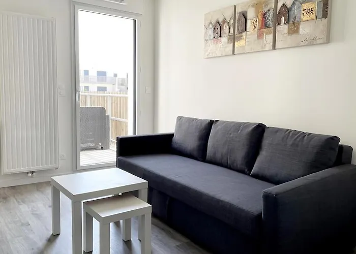 Studio Avec Balcon Et Parking!